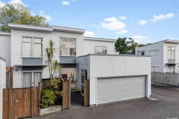 42/3 Wagener Place, Mount Albert
