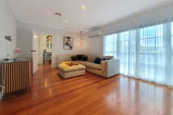 102 Park Hill Road, Birkenhead