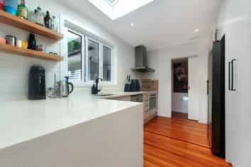 102 Park Hill Road, Birkenhead