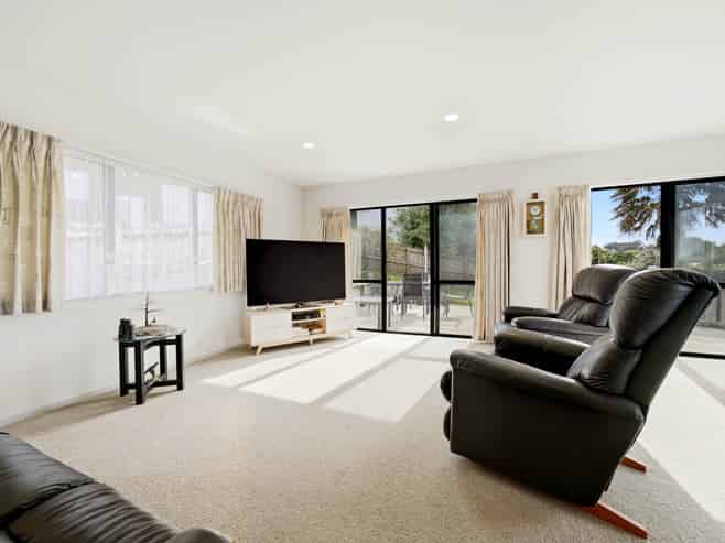 9 Lyttelton Avenue, Forrest Hill