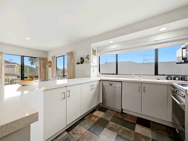 9 Lyttelton Avenue, Forrest Hill