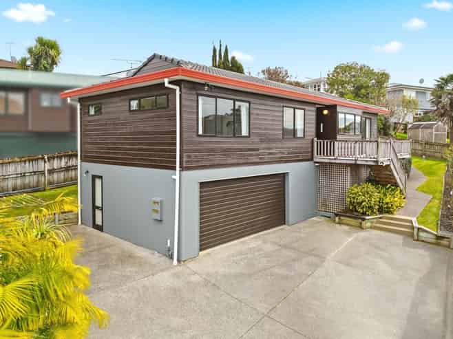9 Lyttelton Avenue, Forrest Hill
