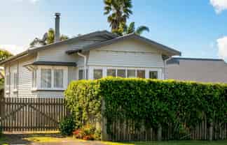 6  Wharf Road, Tairua