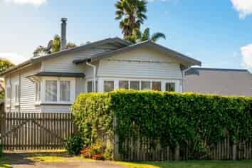6  Wharf Road, Tairua