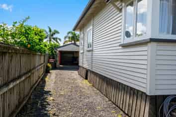 6  Wharf Road, Tairua