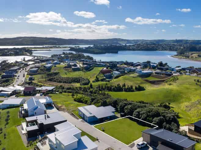 2 Koromiko Lane, Raglan