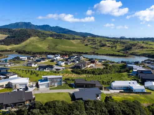 2 Koromiko Lane, Raglan
