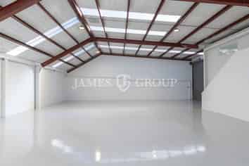 Immaculate End Unit With Nothing Left To Do!