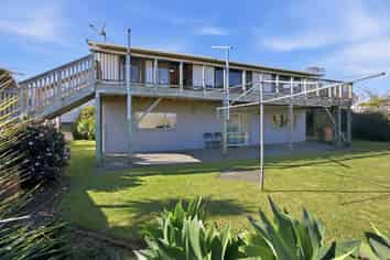 17A St Ives Grove, Whalers Gate