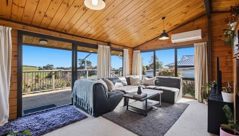 17A St Ives Grove, Whalers Gate