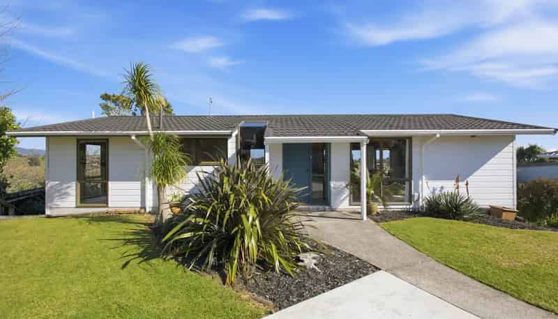 17A St Ives Grove, Whalers Gate