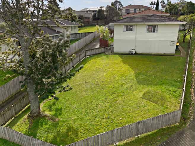 1 and 2/21 Hanui Place, Massey