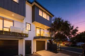 37E Erima Avenue, Point England