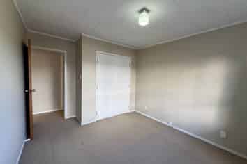 2/4 Glenshee Place, Highland Park