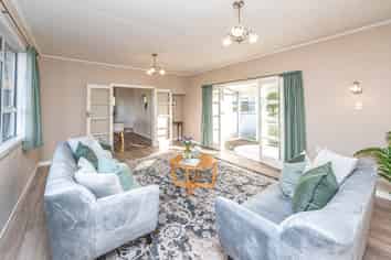 4 Lincoln Road, Springvale