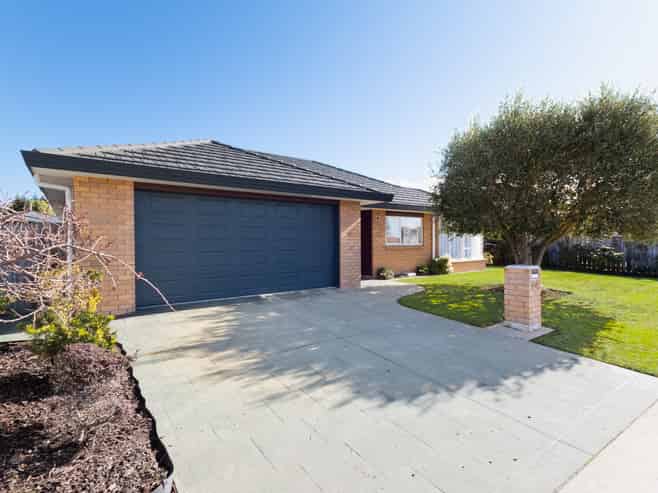 84 Guildford Drive, Paraparaumu