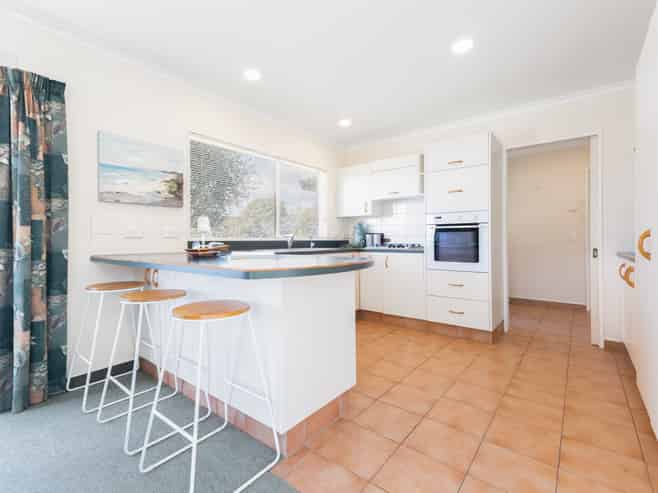 84 Guildford Drive, Paraparaumu