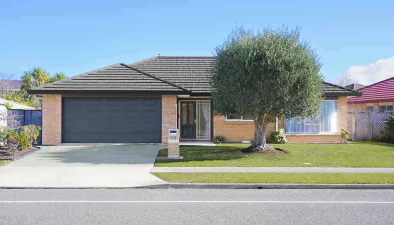 84 Guildford Drive, Paraparaumu