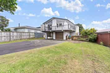 Major dwelling/22 Beihlers Road, Weymouth
