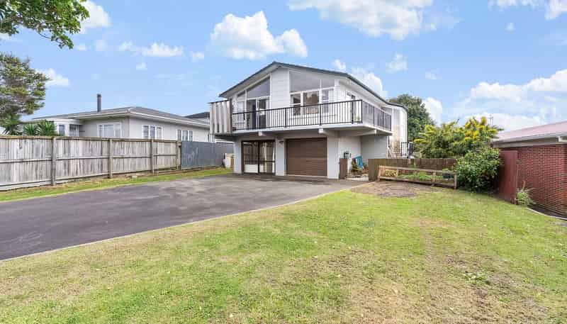 Major dwelling/22 Beihlers Road, Weymouth
