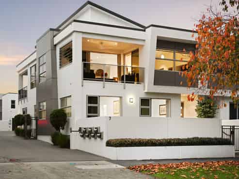 7a Clifton Road - TRIPLE GARAGE, Hamilton Central