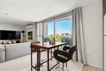 305e/25 Don McKinnon Drive, Albany