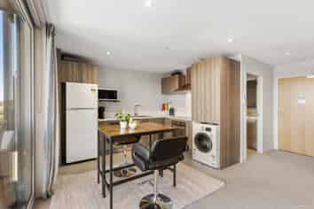 305e/25 Don McKinnon Drive, Albany