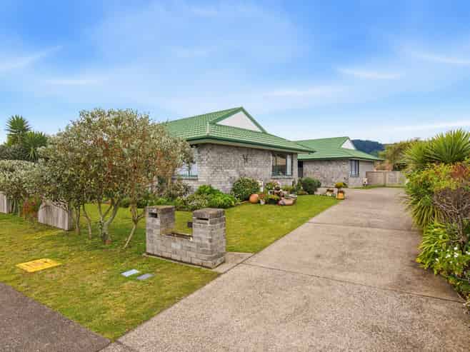84A & B Makarini Street, Paraparaumu