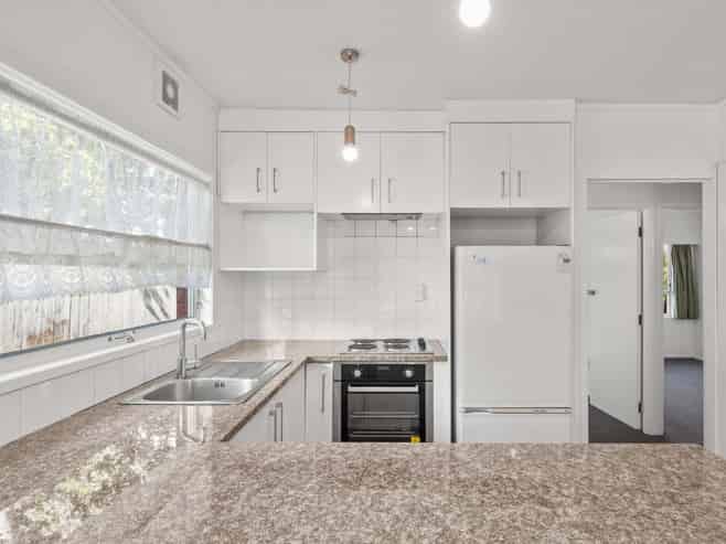 1/66 Beach Road, Pahurehure