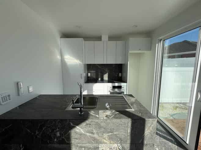 9C Lappington Road, Otara