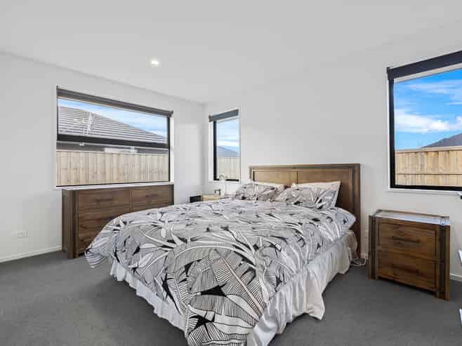 36 Crossley Avenue, Ravenswood