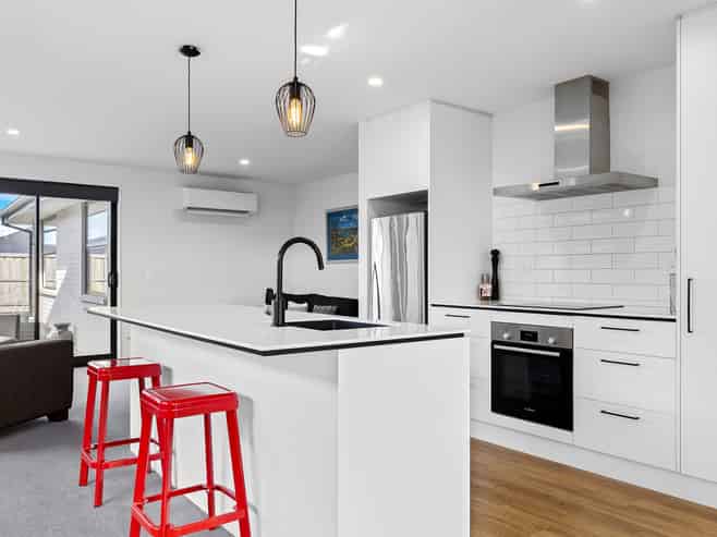 36 Crossley Avenue, Ravenswood