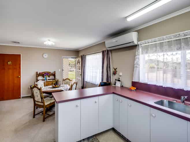 2/2 Spriggs Crescent, Greenmeadows