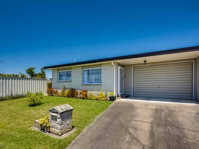 2/2 Spriggs Crescent, Greenmeadows