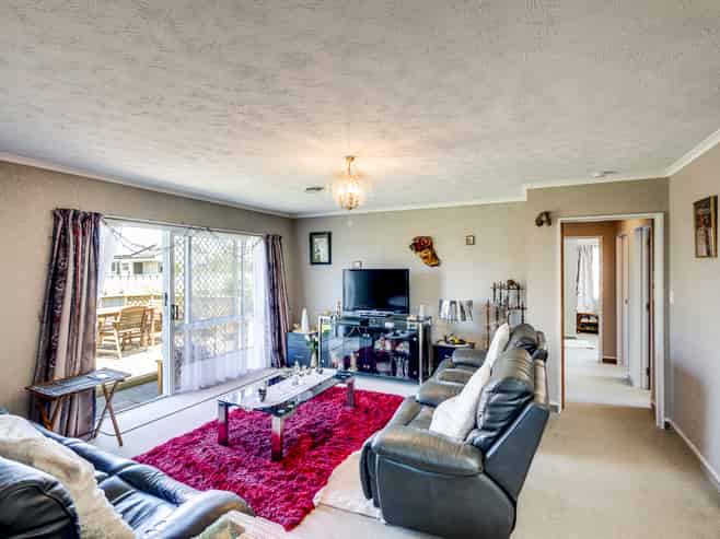 2/2 Spriggs Crescent, Greenmeadows