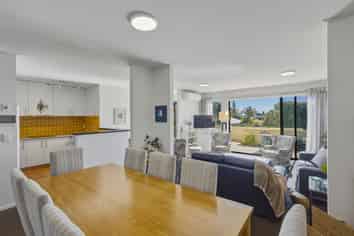 7/27 Shelbourne Street, Nelson City