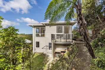 69B Chamberlain Road, Karori