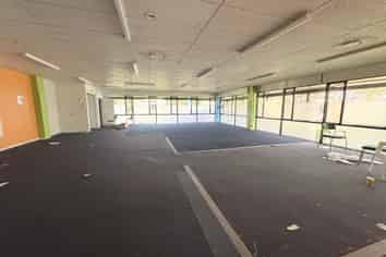 180M² CORNER GF RETAIL /OFFICE FOR LEASE
