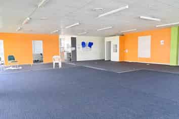 180M² CORNER GF RETAIL /OFFICE FOR LEASE
