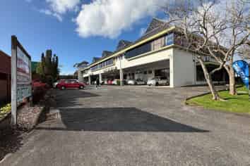 180M² CORNER GF RETAIL /OFFICE FOR LEASE
