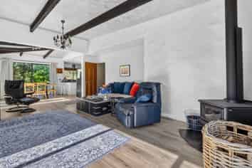 46 Macs Road, Hira