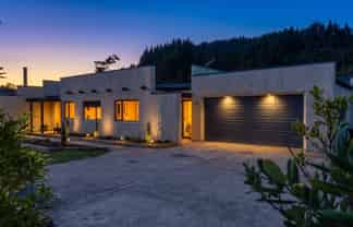 46 Macs Road, Hira