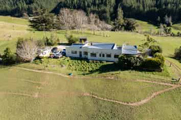 46 Macs Road, Hira