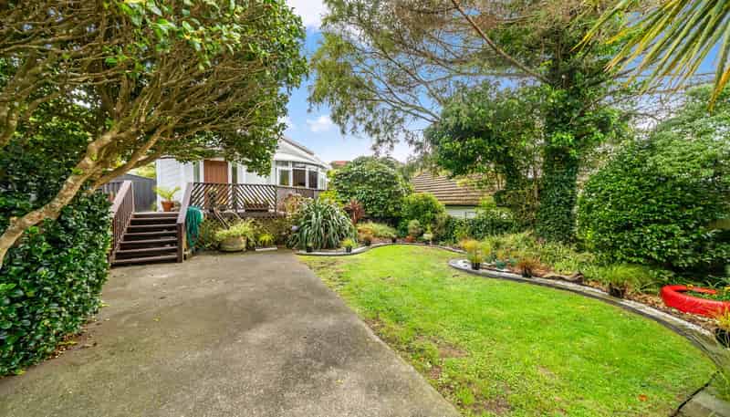 42 Allington Road, Karori