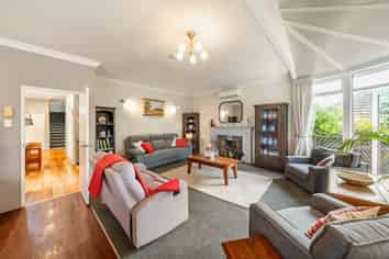 42 Allington Road, Karori