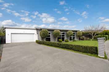 18 Champagne Avenue, Yaldhurst