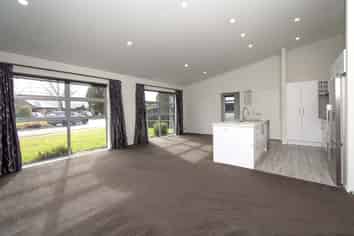 18 Champagne Avenue, Yaldhurst