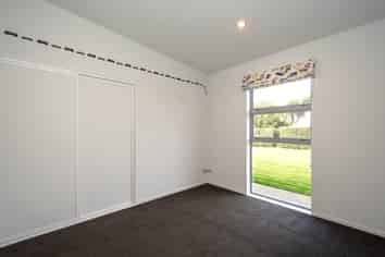 18 Champagne Avenue, Yaldhurst