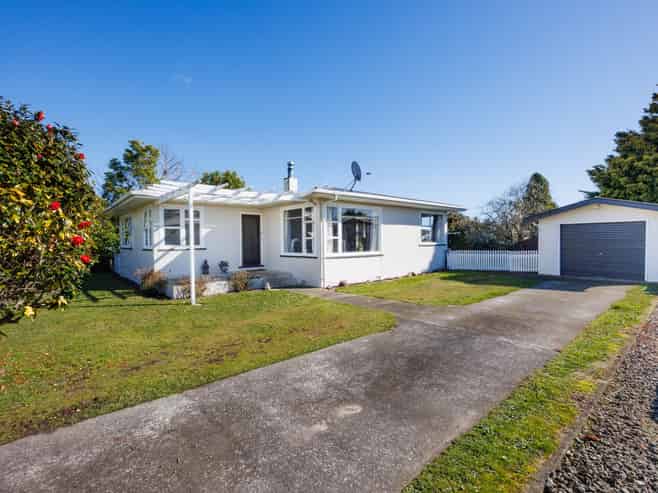 24 Kent Crescent, Awapuni