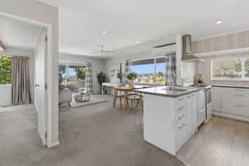 6A Novella Place, Brookfield